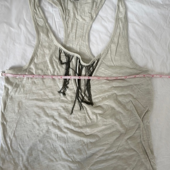 CLUB MONACO T-Shirt Sleeveless Color-Light Gray w/ metal detail Size-Large NWOT - Picture 6 of 8